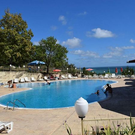 Ahilea Hotel - Free Pool Access Balchik Ngoại thất bức ảnh