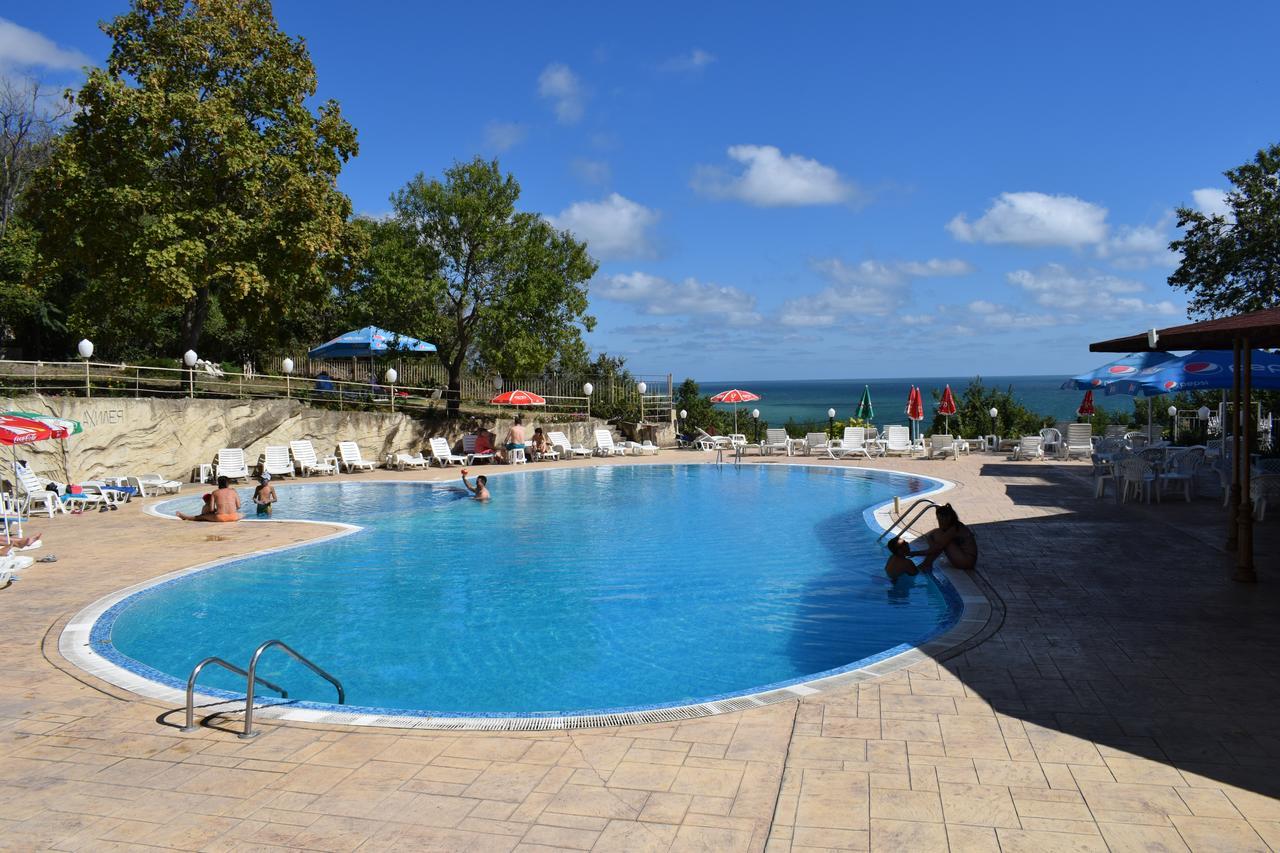 Ahilea Hotel - Free Pool Access Balchik Ngoại thất bức ảnh