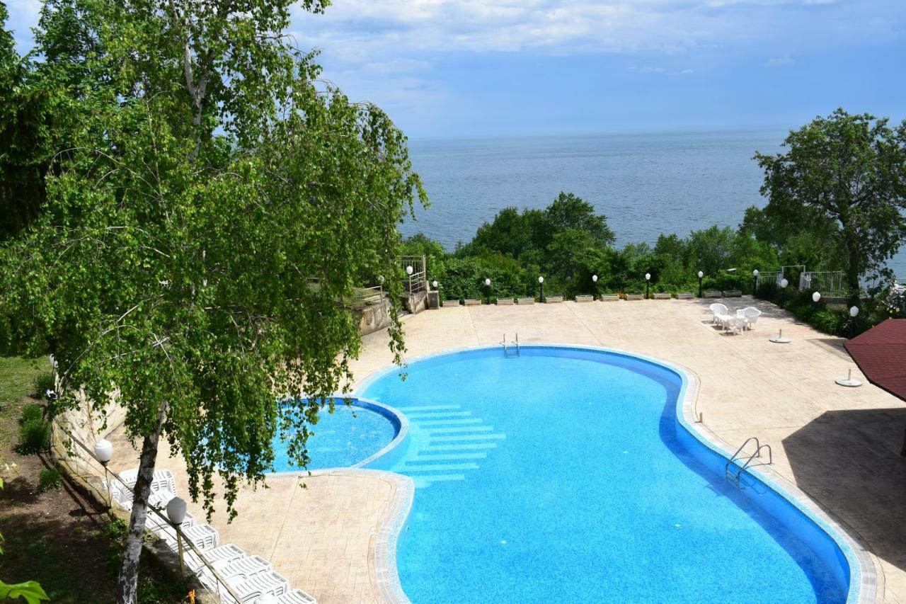 Ahilea Hotel - Free Pool Access Balchik Ngoại thất bức ảnh