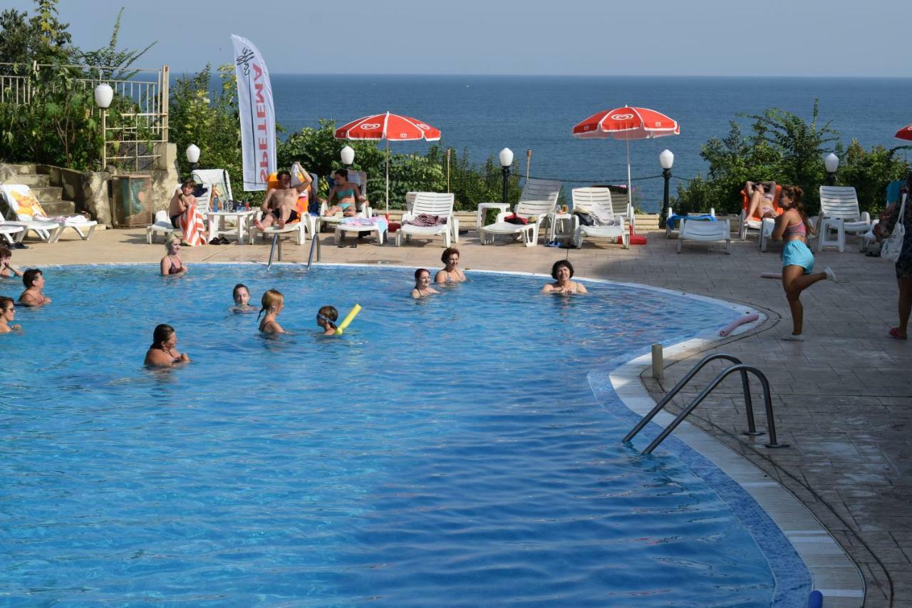 Ahilea Hotel - Free Pool Access Balchik Ngoại thất bức ảnh